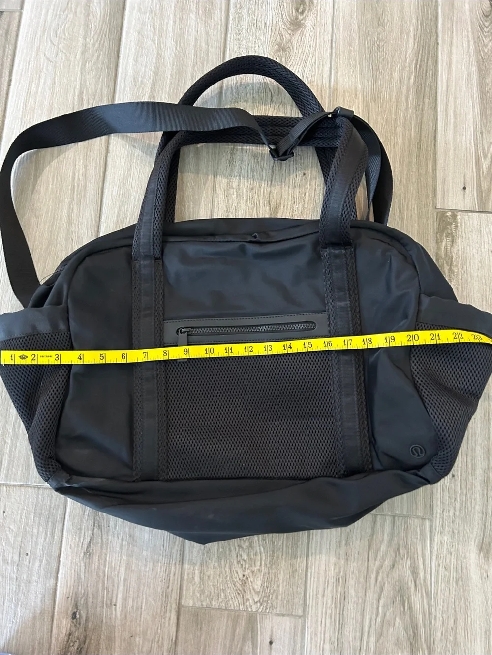 Lululemon large gym bag